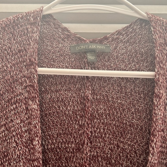 Red and white long cardigan - Picture 2 of 7